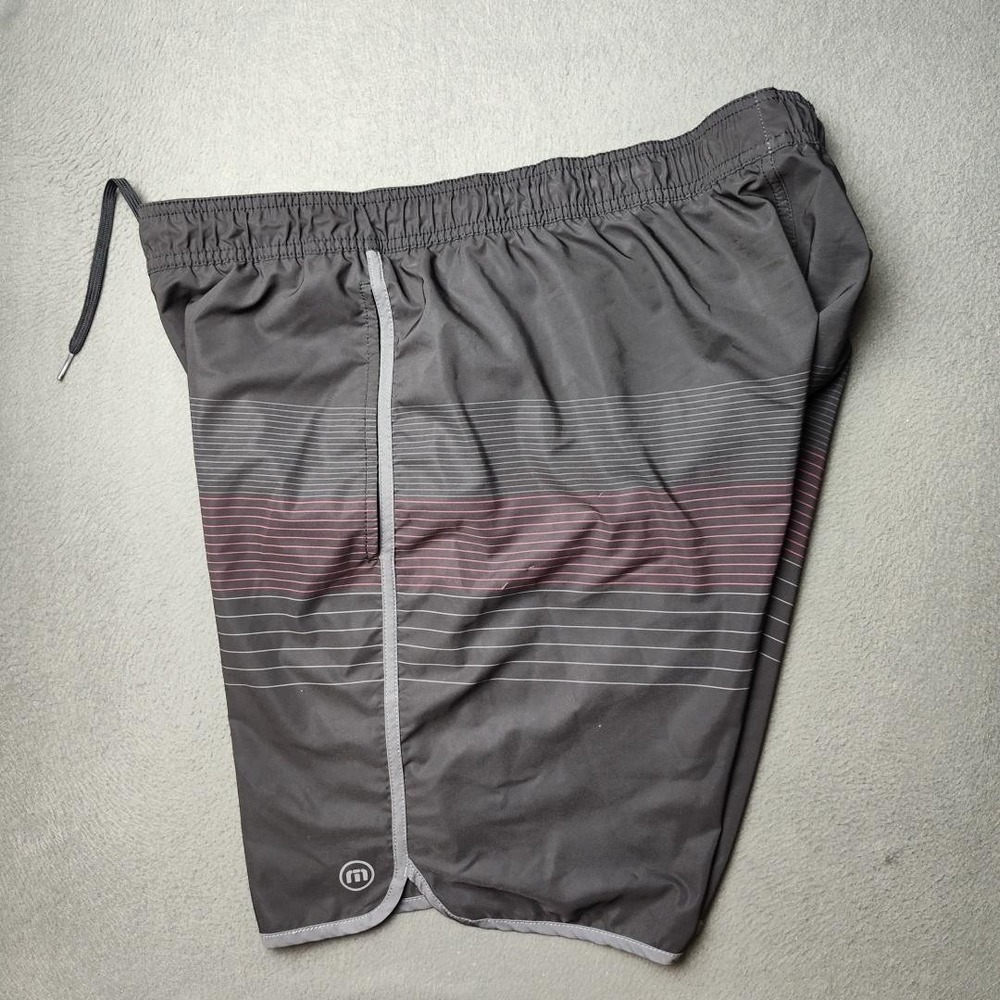 Travis Mathew Shorts Mens 38 Black Striped Swim Trunks Boardshorts 1MX557